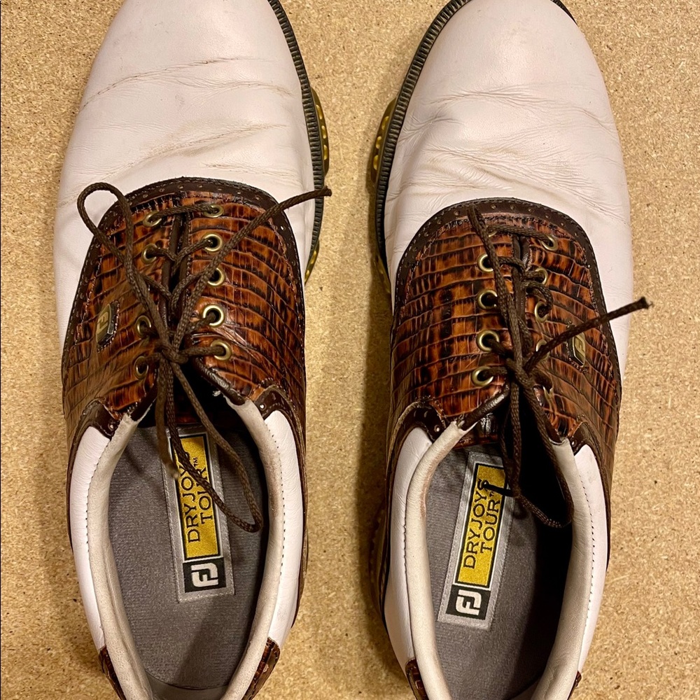 Footjoy Dryjoy Tour